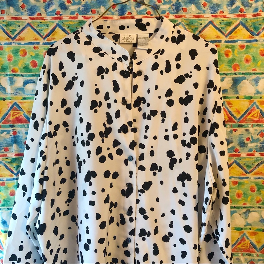 Dalmatian button blouse